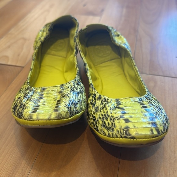 Tory Burch Snakeskin Embossed Ballet Flats Shoes Size 7 neon Yellow highlight - Picture 7 of 10
